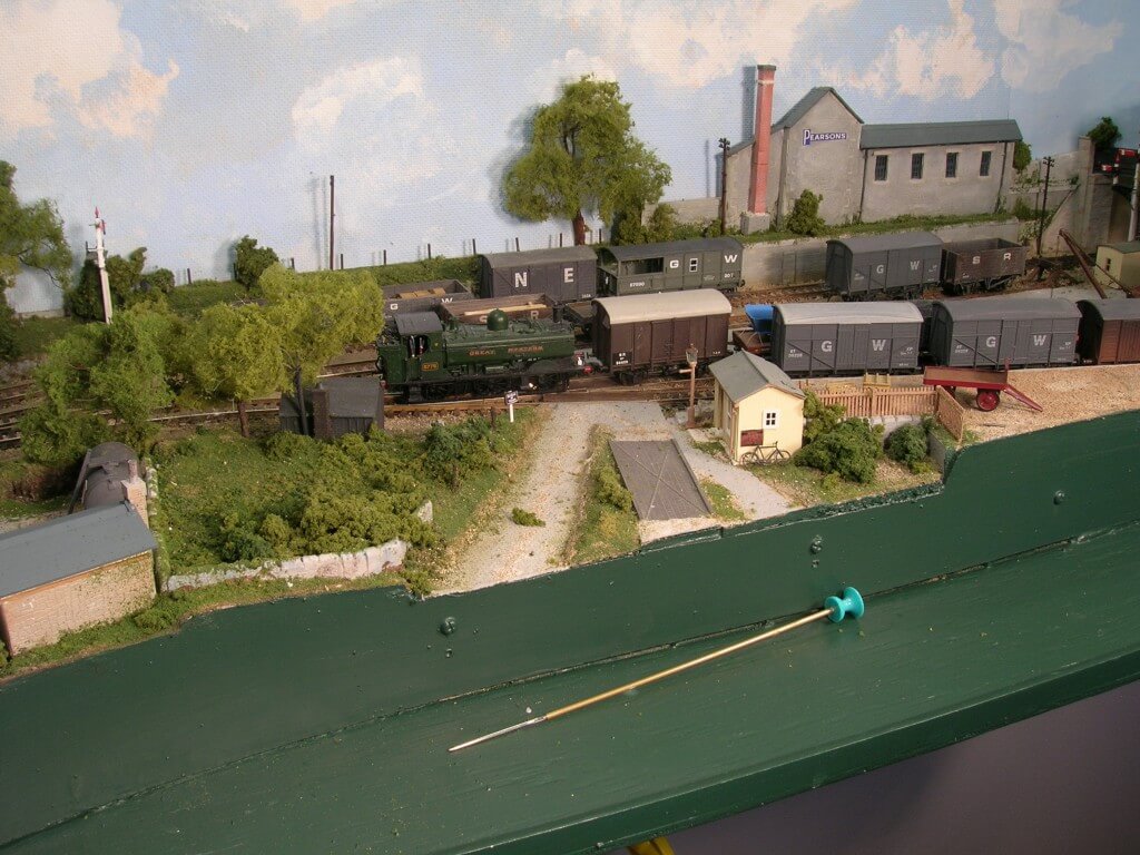 Model railway tips and tricks: Shunting pole on shelf below Sheepcroft  Yard 